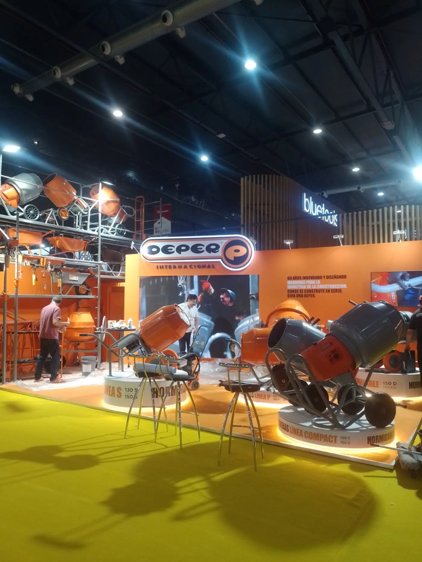 Stand con exhibición de producto
